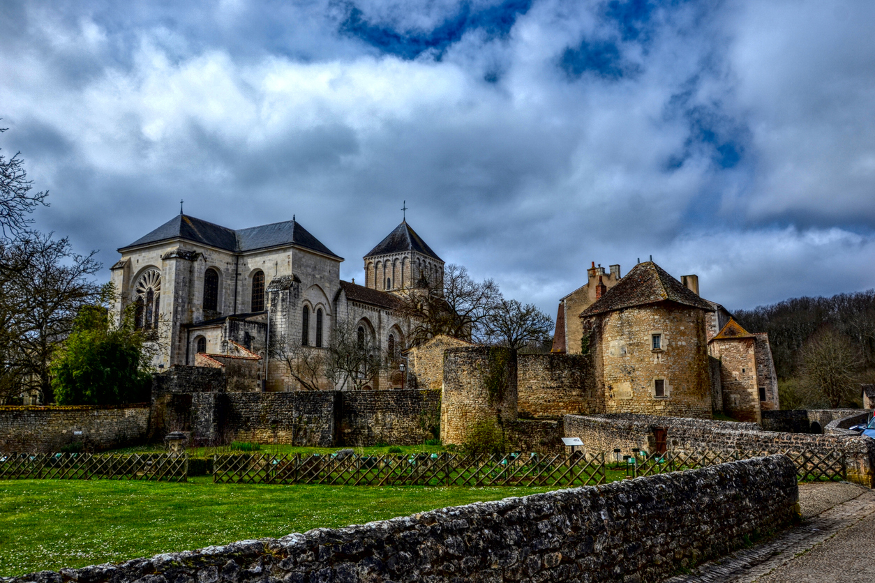 photo abbaye de Nouaillé-Maupertuis