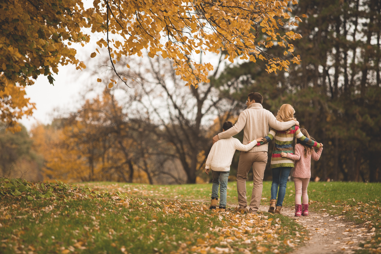 famille promenade parc