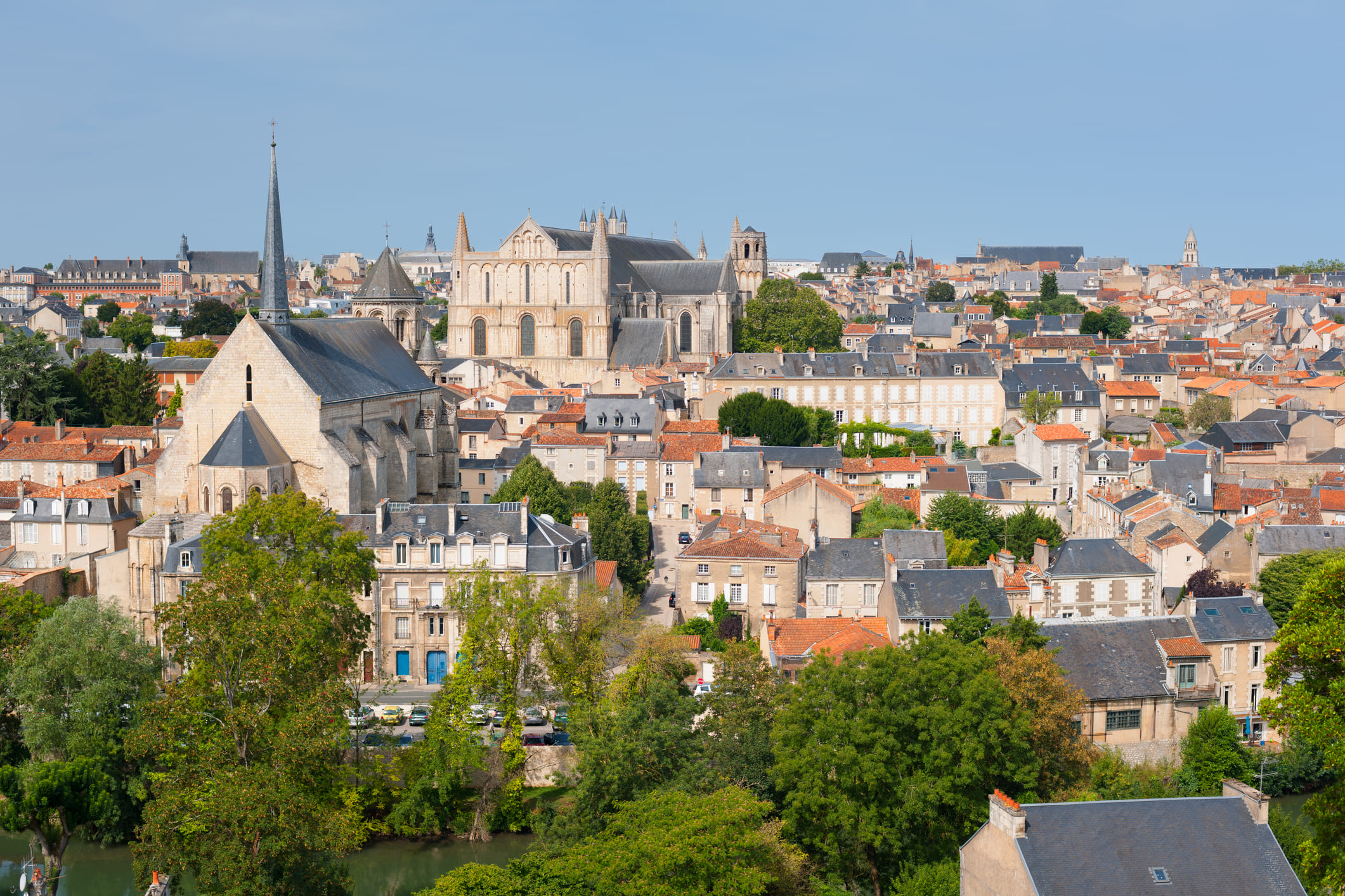 vue panoramique ville de poitiers